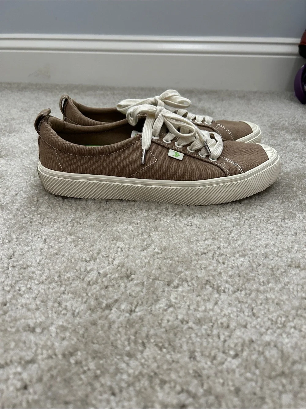 Cariuma Canvas Sneakers with Cream Soles Size Womens 10